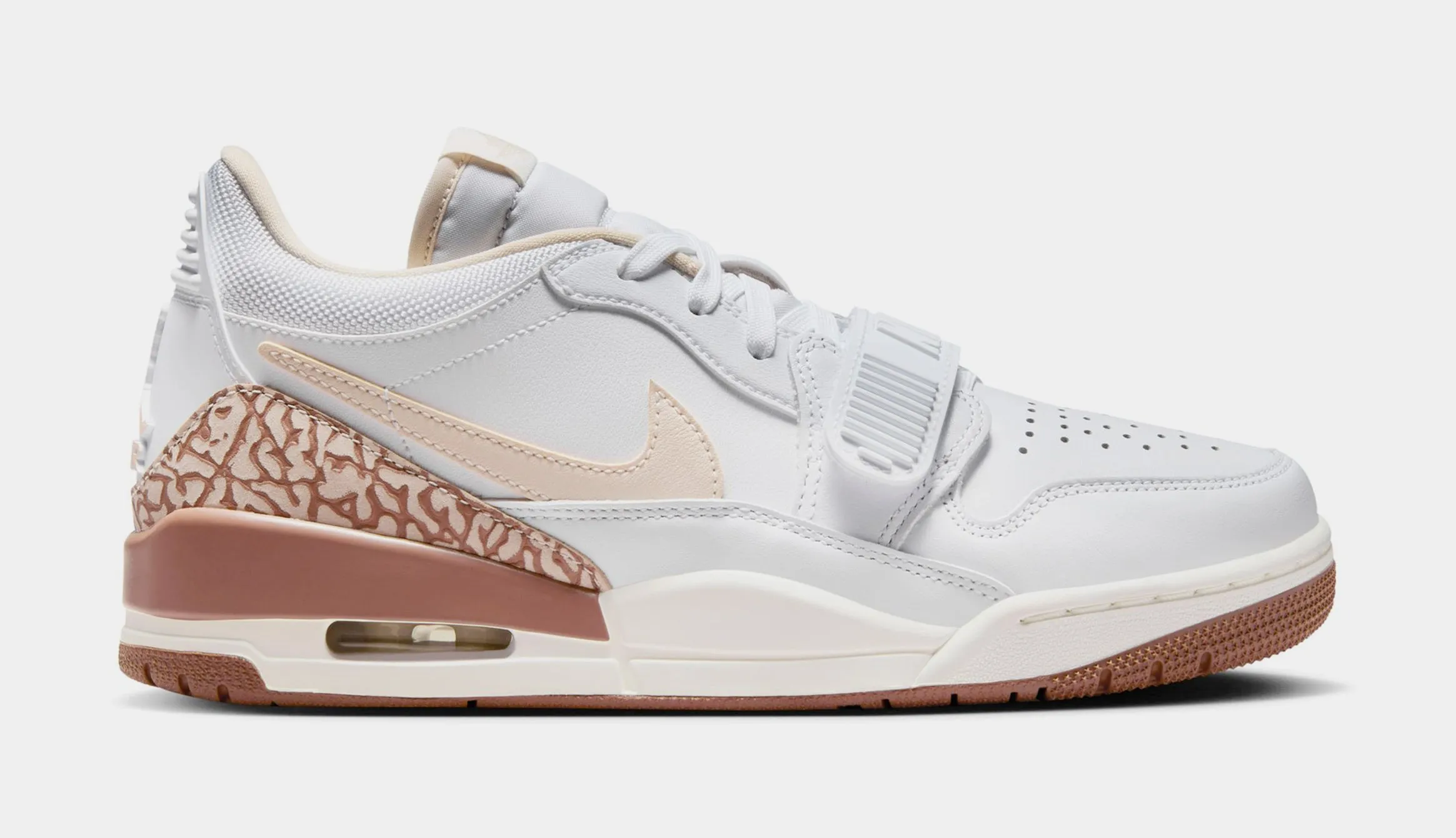 Air Jordan Legacy 312 Low Womens Basketball Shoes (White/Archaeo Brown/Sail/Legend Light Brown)